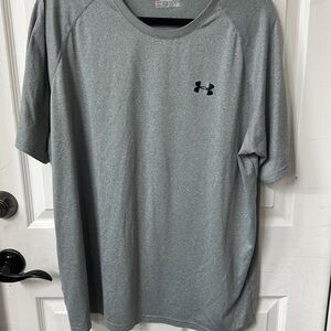2XL grey under Armour top